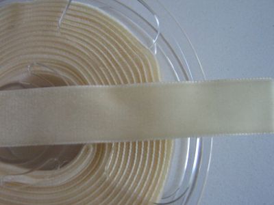 Samtband doppelseitig - 22 mm eggshell