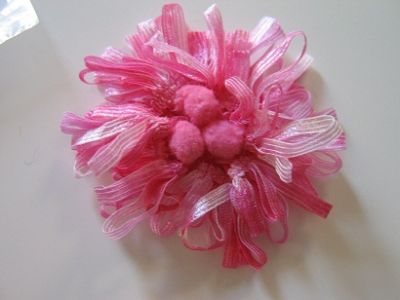 Blüten Organzabändern mittig Bommeln